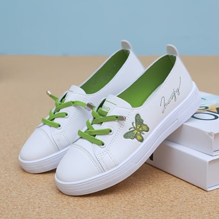 sports shoes